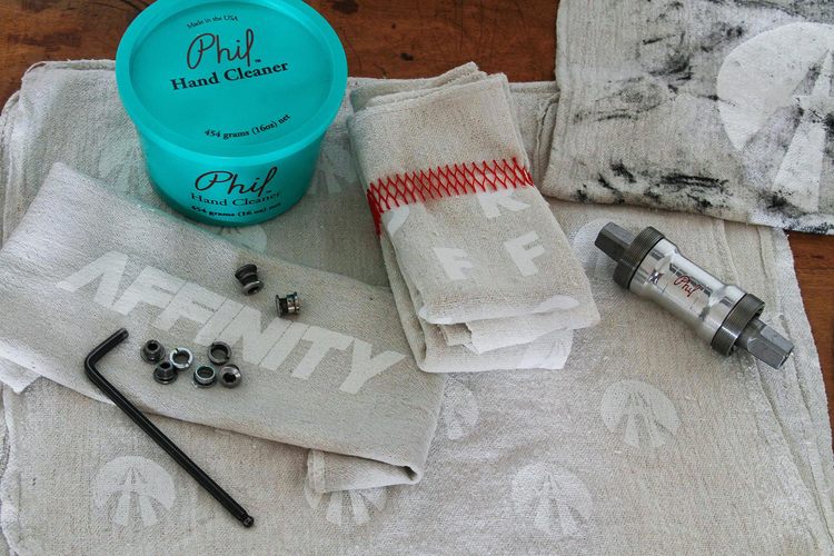 PREMIUM SHOP RAGS WITH PHIL WOOD HAND CLEANER