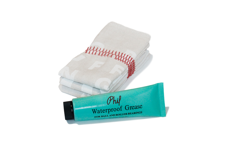 PREMIUM SHOP RAGS WITH 3OZ PHIL WOOD GREASE